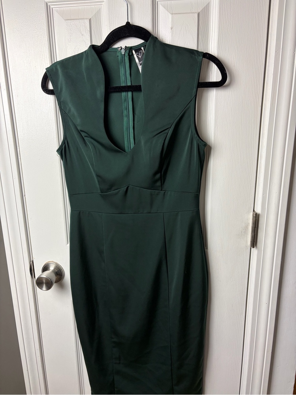 Windsor Deep Green Sleeveless V-Neck Midi Dress